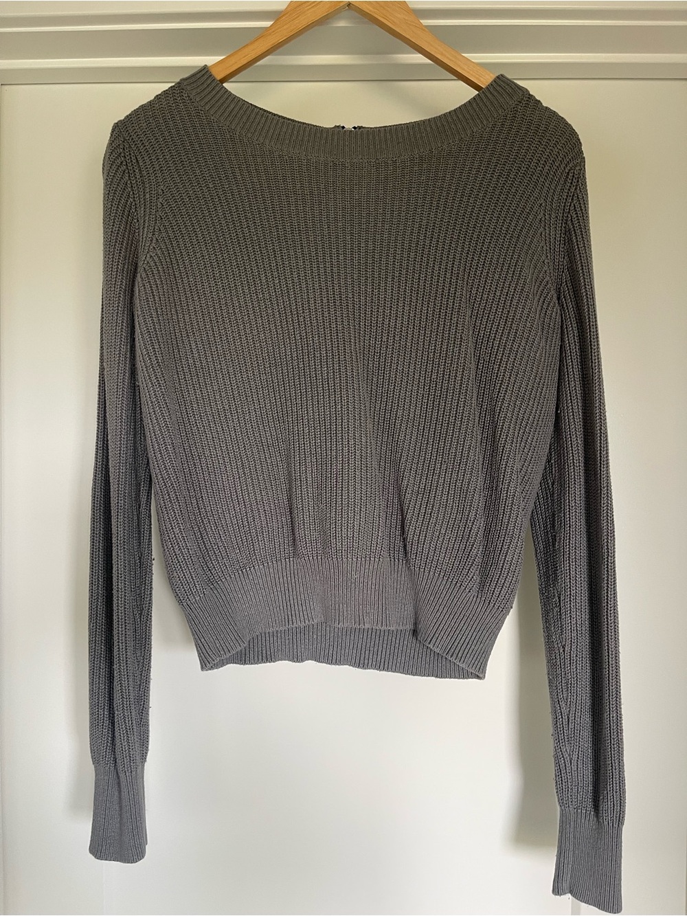 Women’s Gray Knit Sweater Classic Crewneck